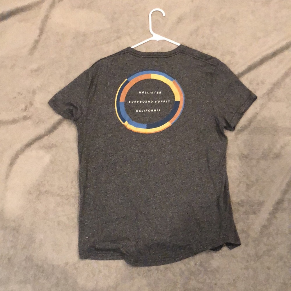 Hollister T-shirt - Picture 2 of 2